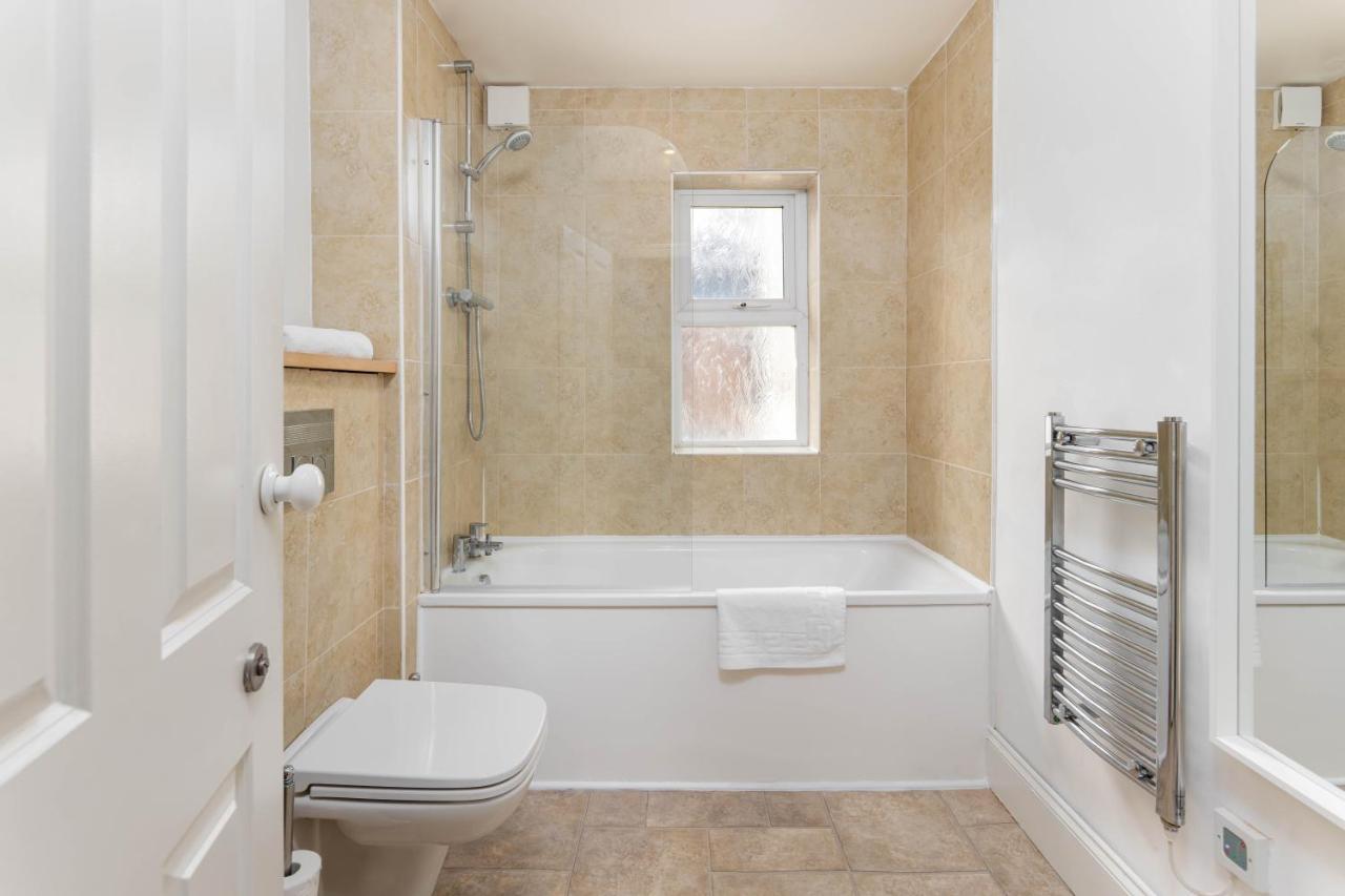 Air Host & Stay - Rockfield House - Sleeps 8 Liverpool Eksteriør bilde