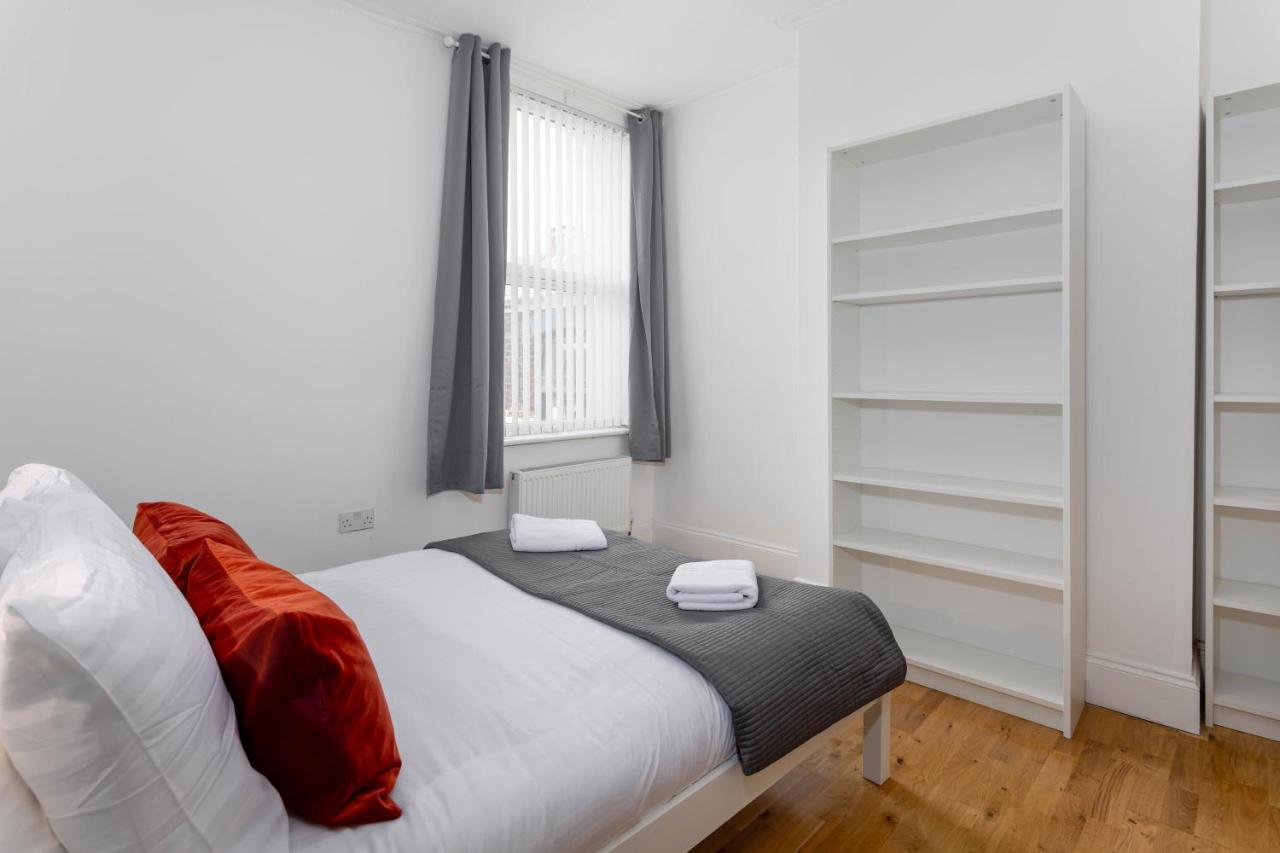 Air Host & Stay - Rockfield House - Sleeps 8 Liverpool Eksteriør bilde