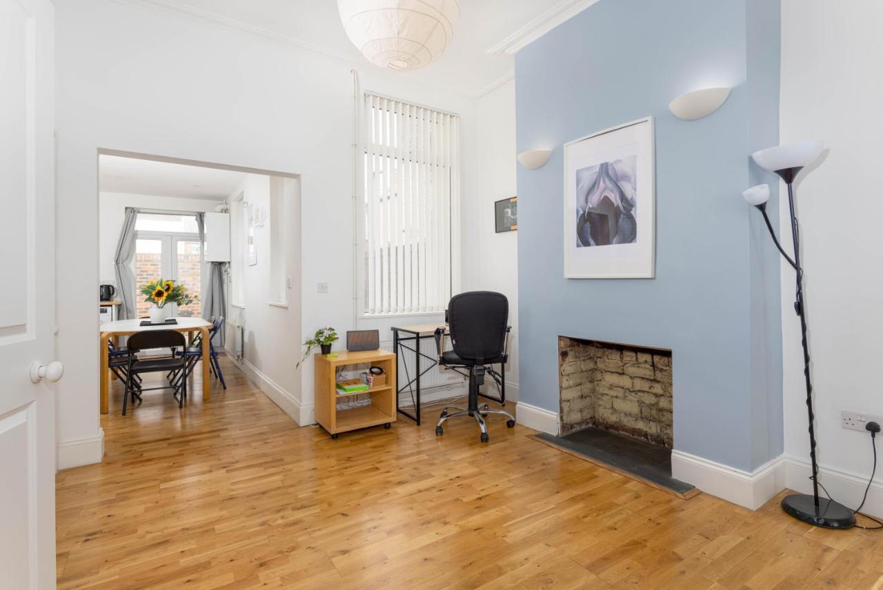 Air Host & Stay - Rockfield House - Sleeps 8 Liverpool Eksteriør bilde