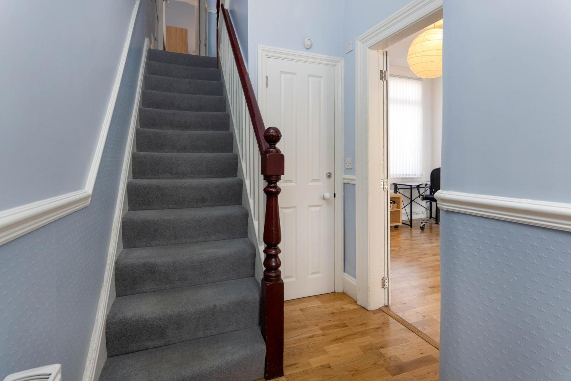 Air Host & Stay - Rockfield House - Sleeps 8 Liverpool Eksteriør bilde